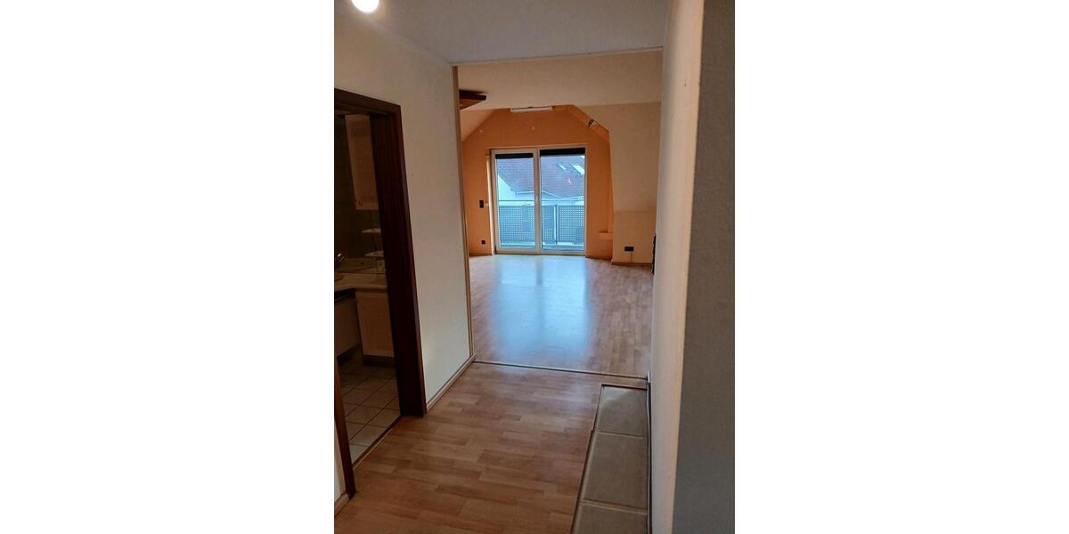 Dachgeschoßwohnung Hanau Groß-Steinheim - 3 Zimmer, 74 m&sup2;, 300.000&euro; | Angebot:24702772