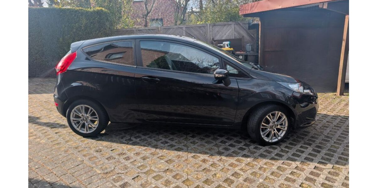 Ford Fiesta 174.000 km 2.990 &euro; Stelle 21435