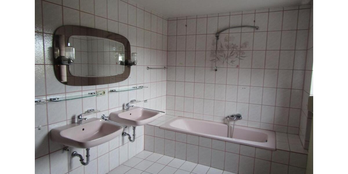 Einfamilienhaus Aicha vorm Wald - 5 Zimmer, 150 m&sup2;, 1.100&euro; | Angebot:24567685