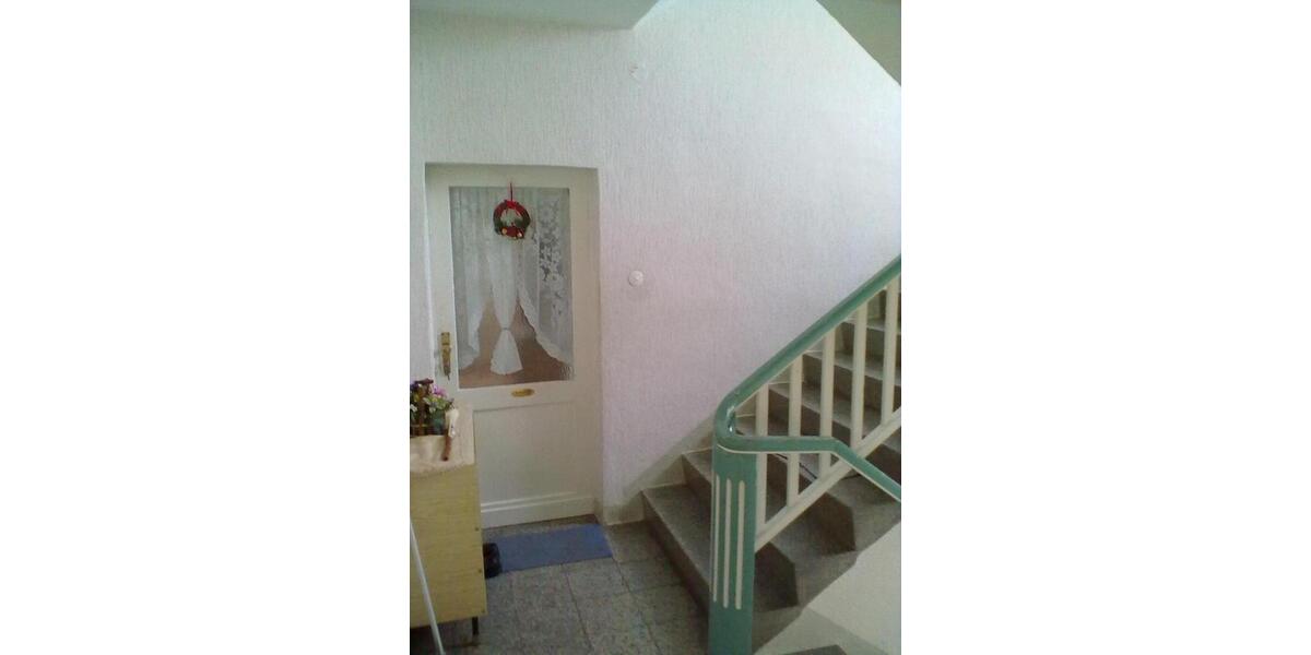 Etagenwohnung Artern - 3 Zimmer, 61 m&sup2;, 350&euro; | Angebot:25872428