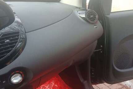 Renault Twingo 123.741 km 4.000 &euro; Crimmitschau 08451