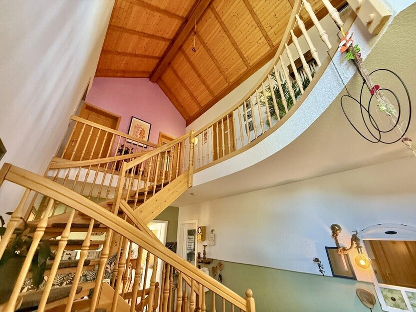 HORN IMMOBILIEN++ Neubrandenburg, tolles Architektenhaus mit 5 Zimmern, EBK, Keller und Carport 5 zimmer