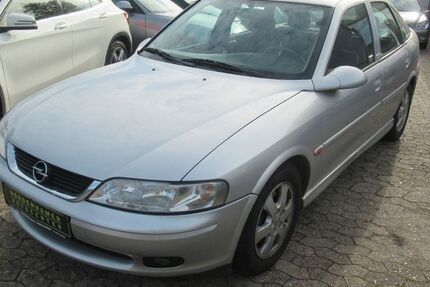 Opel Vectra 130.000 km 2.150 € Nordenham 26954