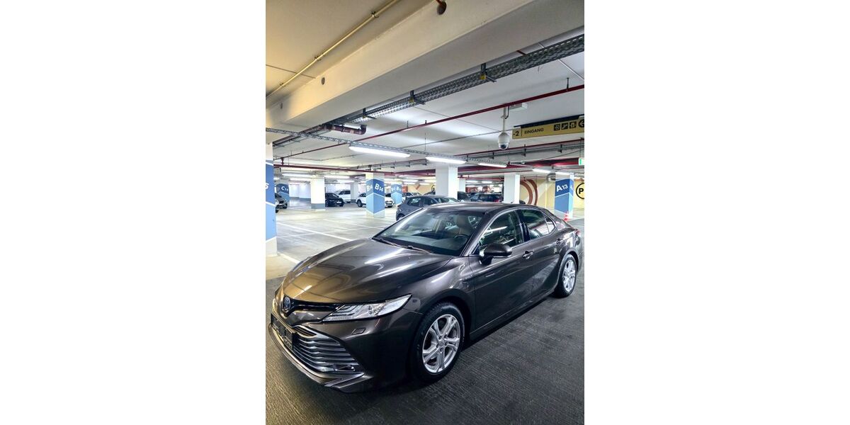 Toyota Camry 67.000 km 23.500 &euro; Berlin 12107