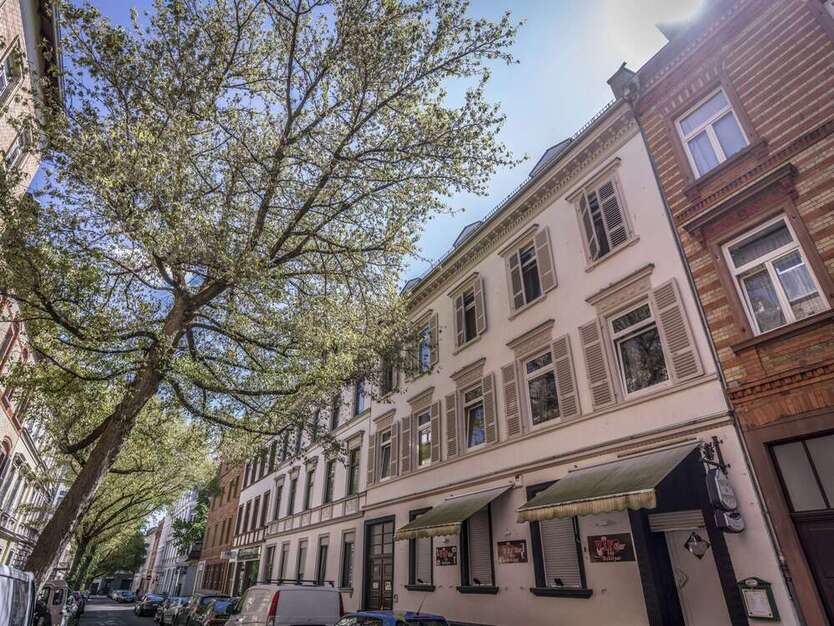 Haus zum Kaufen in Wiesbaden 979.000 € 462.93 m²