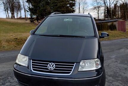 VW Sharan 235.000 km 2.900 &euro; Thum 09419