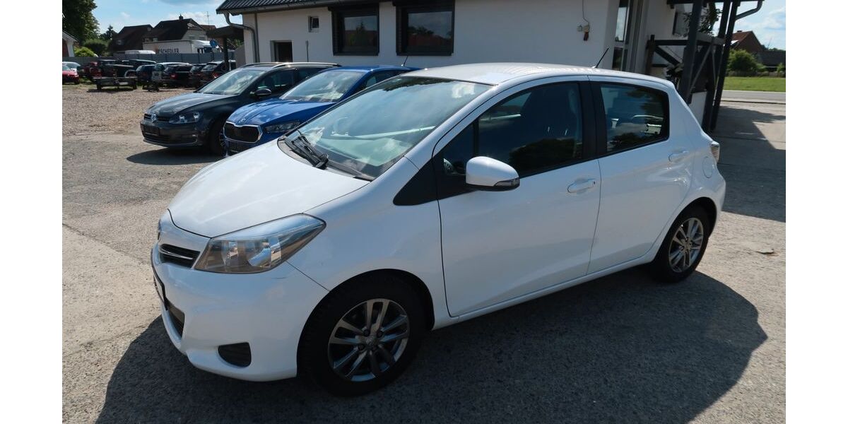 Toyota Yaris 64.995 km 6.600 &euro; Groß Oesingen 29393