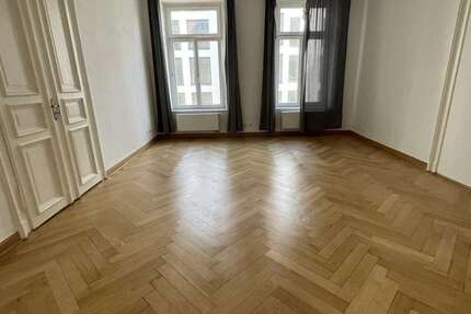 Wohnung Leipzig Zentrum-Süd - 5 Zimmer, 201 m&sup2;, 2.400&euro; | Angebot:27335237