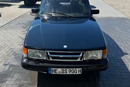 Saab 900