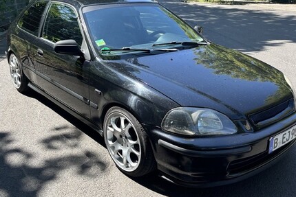 Honda Civic 184.000 km 3.300 € Berlin 10178