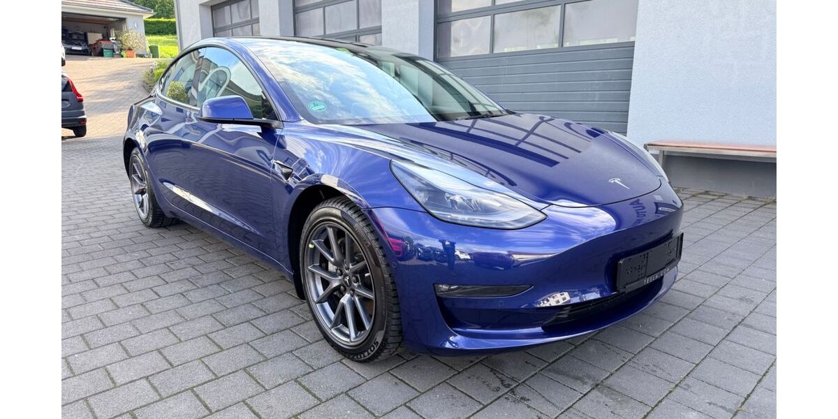 Tesla Model 3 81.900 km 29.950 &euro; Tünsdorf 66693