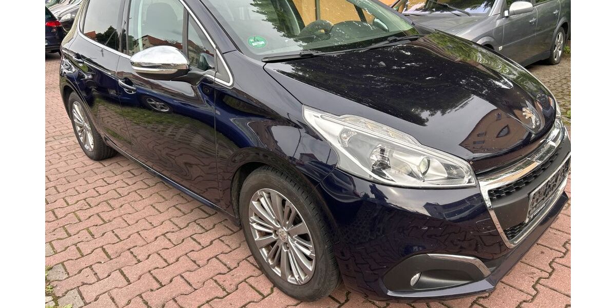 Peugeot 208 170.000 km 4.700 &euro; zwickau 08064