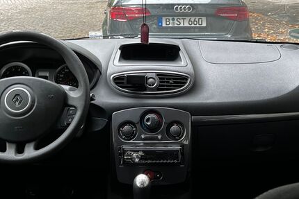 Renault Clio 93.000 km 3.990 € Berlin 12347