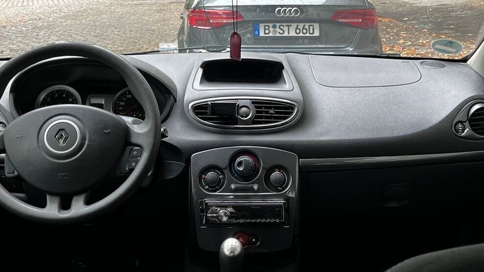 Renault Clio 93.000 km 4.200 € Berlin 12347