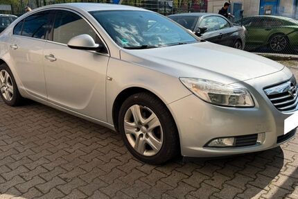 Opel Insignia 189.000 km 3.499 &euro; Berlin 12045