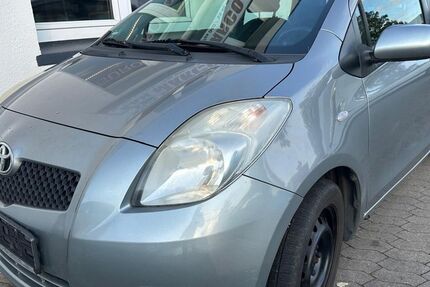 Toyota Yaris 99.000 km 5.990 € Hamburg 20537
