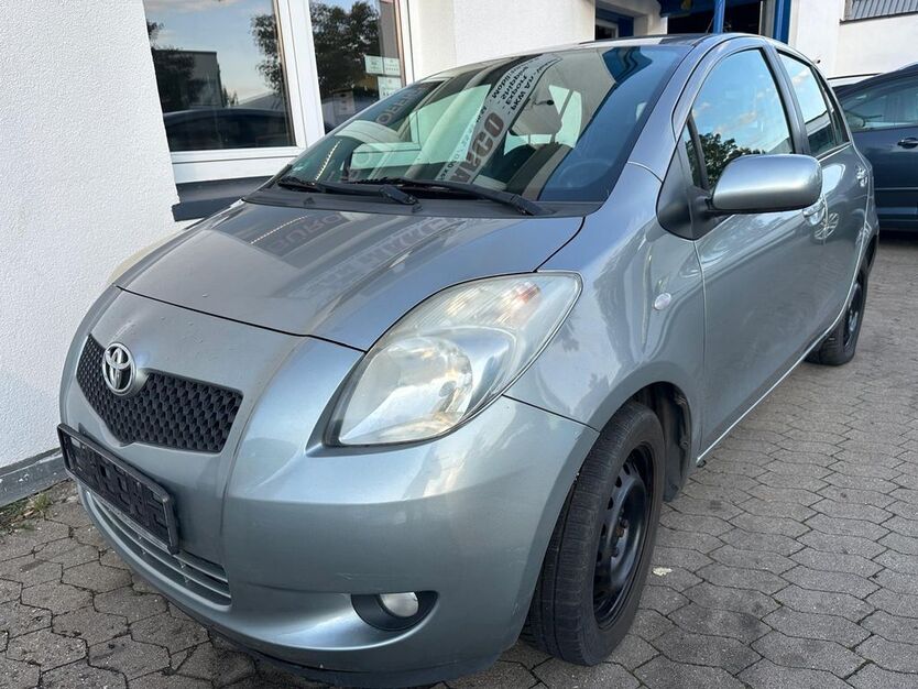 Toyota Yaris 99.000 km 5.990 € Hamburg 20537