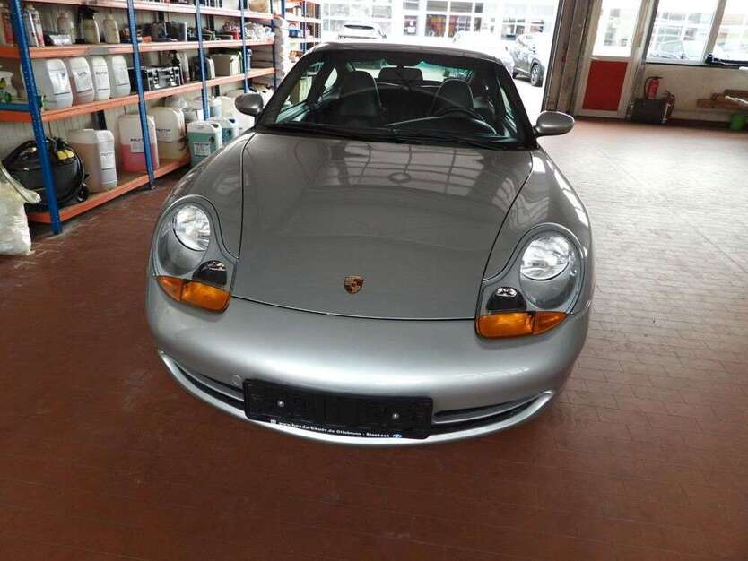 911