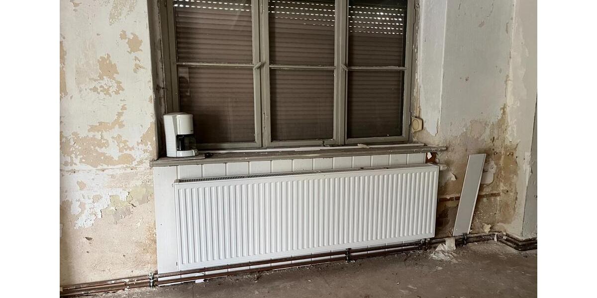 Einfamilienhaus Aue-Bad Schlema Bad Schlema - 6 Zimmer, 295 m&sup2;, 145.000&euro; | Angebot:25942403