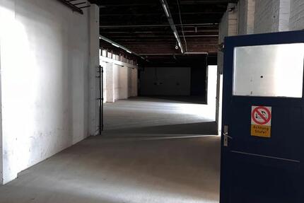 Lager Halle Logistik Gewerbehalle zimmer