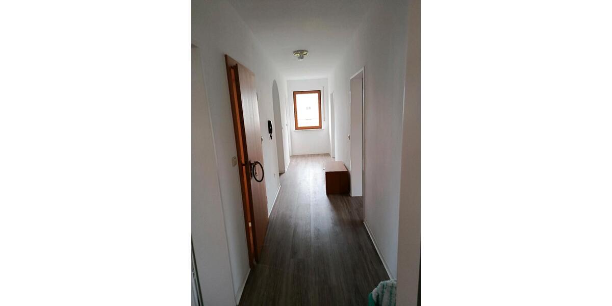 Hochparterre Gundelsheim - 4 Zimmer, 106 m&sup2;, 950&euro; | Angebot:25139058