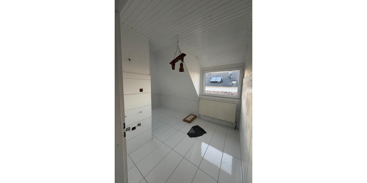 Dachgeschoßwohnung Achim - 3 Zimmer, 100 m&sup2;, 1.100&euro; | Angebot:26375695