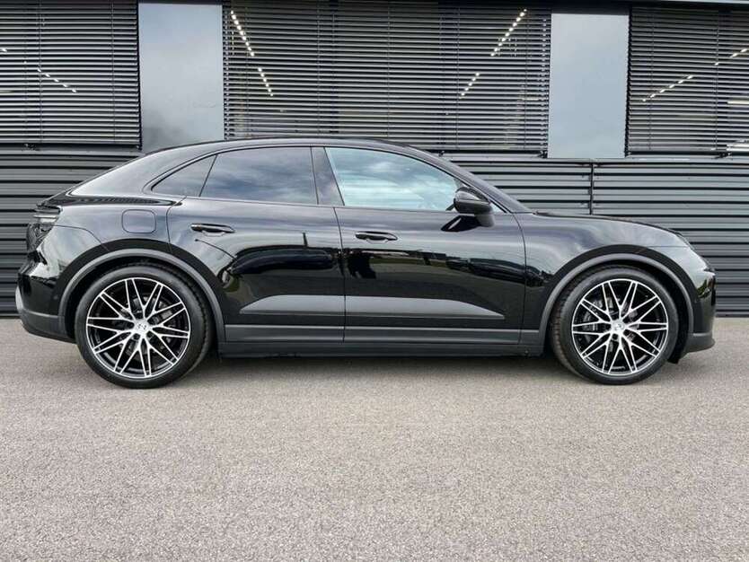 Porsche Macan 10.700 km 84.700 € Passau 94032