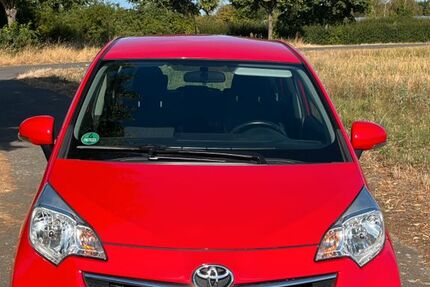 Toyota Verso-S 89.919 km 6.588 &euro; Köln 50859