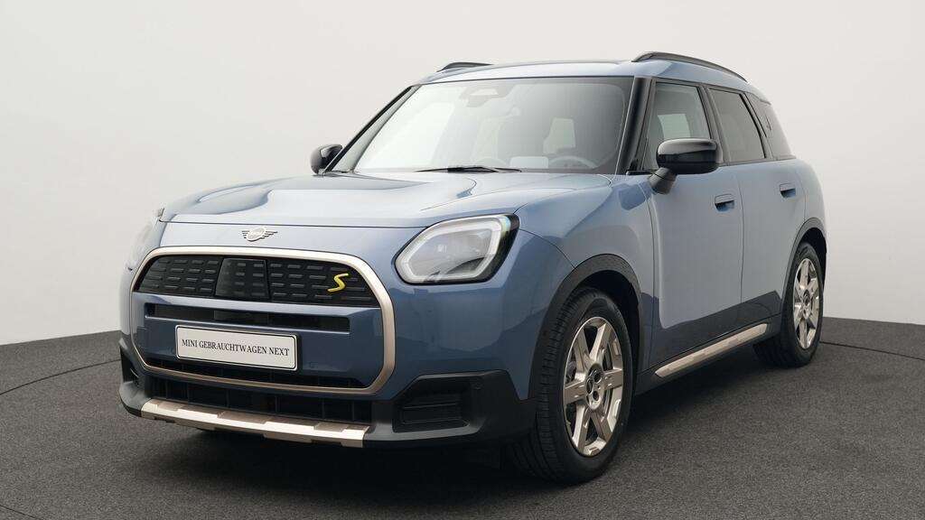 Mini Countryman SE All4 7.438 km 43.560 &euro; München 80788
