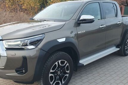 Toyota Hilux 32.000 km 34.900 &euro; Köthen 06366