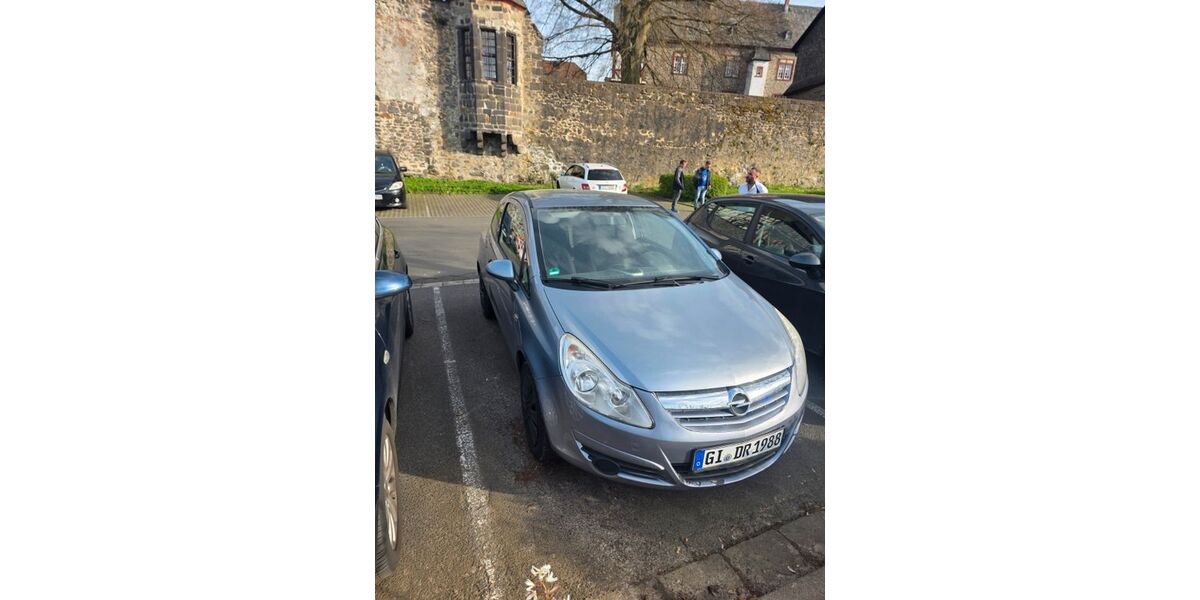 Opel Corsa 180.000 km 1.100 &euro; Fernwald 35463