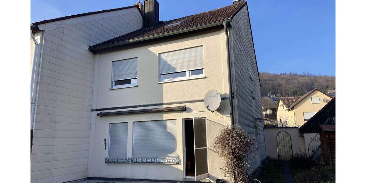 Doppelhaushälfte Ebermannstadt - 5 Zimmer, 139 m&sup2;, 355.000&euro; | Angebot:25734399