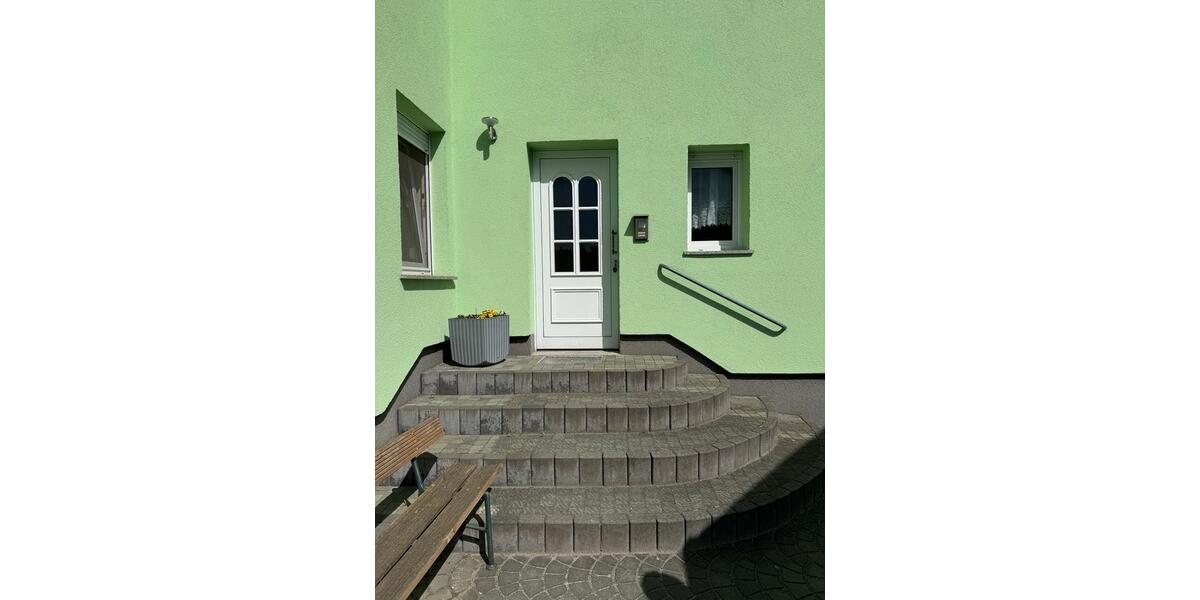 Etagenwohnung Elsterwerda - 3 Zimmer, 130 m&sup2;, 155.000&euro; | Angebot:26768837