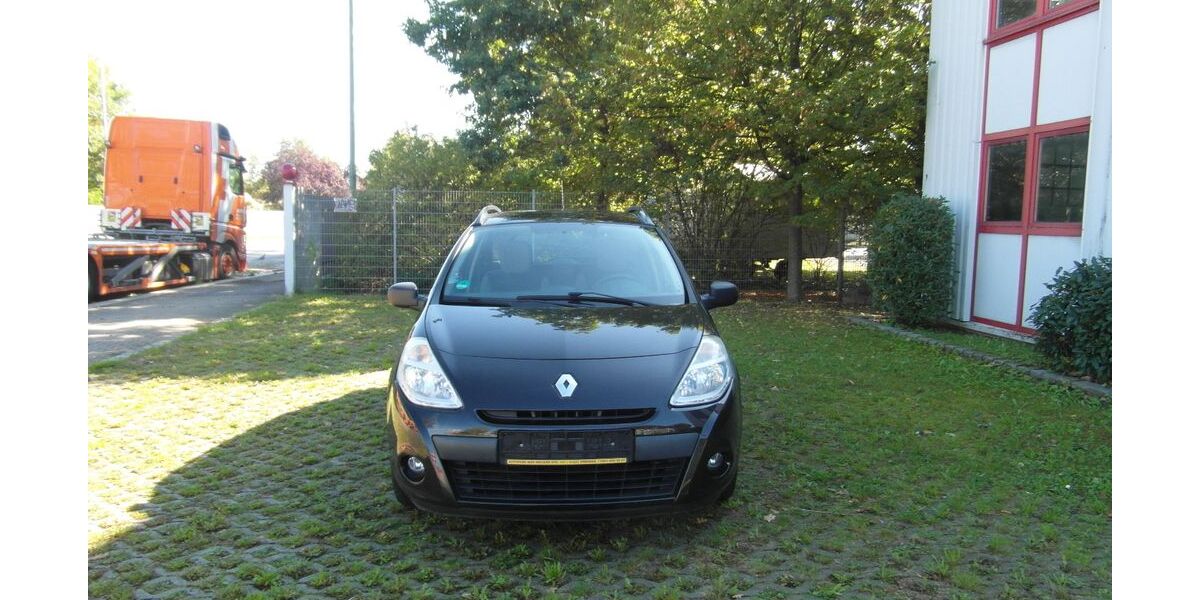 Renault Clio 156.113 km 2.499 &euro; Dresden 01237