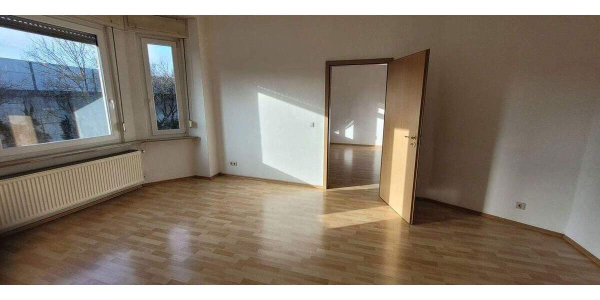 Etagenwohnung Stuttgart Zuffenhausen - 3 Zimmer, 84 m&sup2;, 1.290&euro; | Angebot:25051700