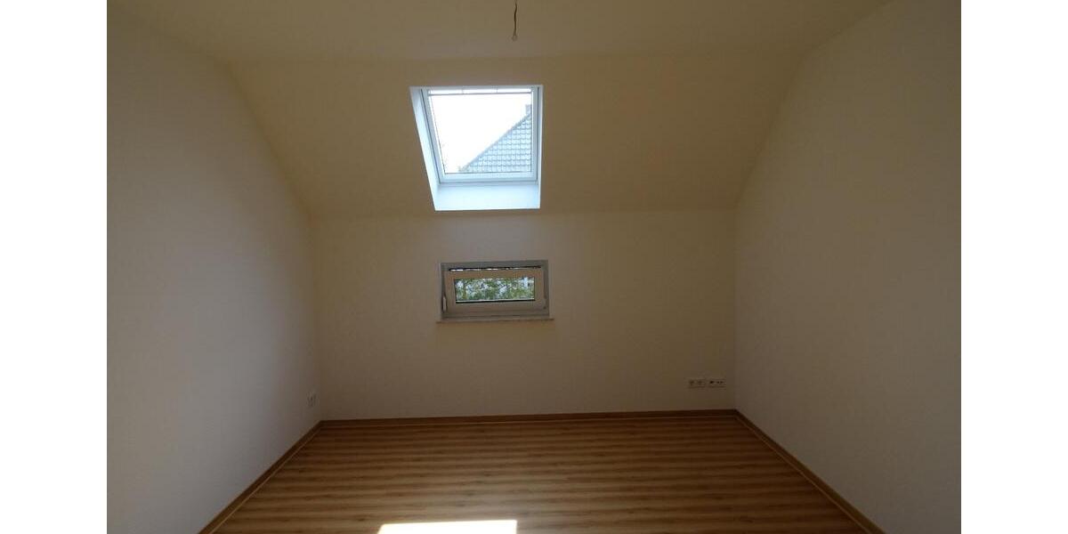 Dachgeschoßwohnung Bestensee - 3 Zimmer, 93 m&sup2;, 1.400&euro; | Angebot:26423302