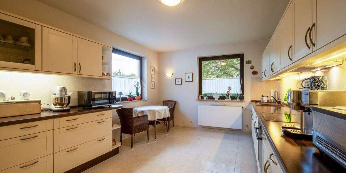 Einfamilienhaus Schmallenberg - 6 Zimmer, 208 m&sup2;, 425.000&euro; | Angebot:25800584