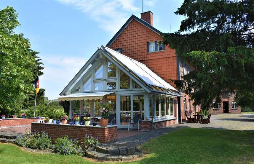 Haus zum Kaufen in Hattorf 599.000 € 275 m²