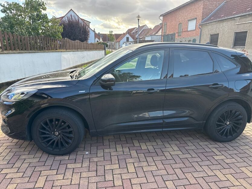 Ford Kuga 77.500 km 22.000 € Ampfurth 39387
