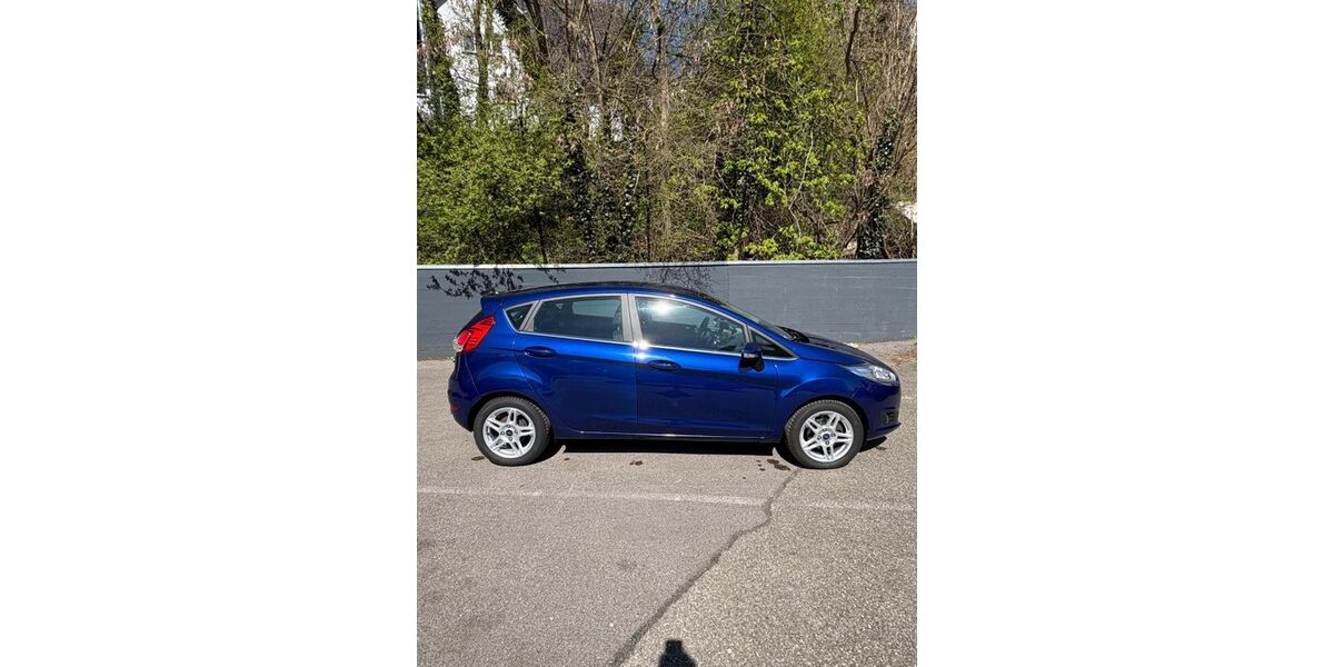 Ford Fiesta 127.000 km 4.800 &euro; Waldstetten 73550
