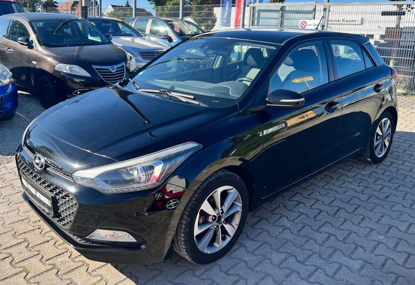 i20