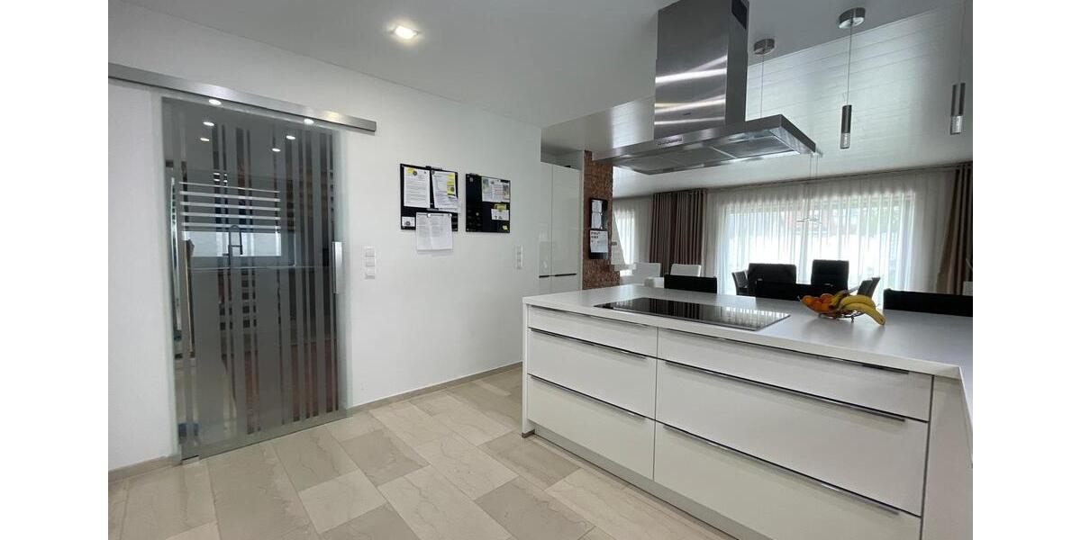 Einfamilienhaus Waldbronn - 9 Zimmer, 299 m&sup2;, 890.000&euro; | Angebot:25945592