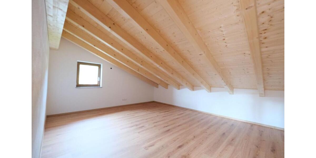 Dachgeschoßwohnung Peißenberg - 3 Zimmer, 79 m&sup2;, 1.185&euro; | Angebot:25392198