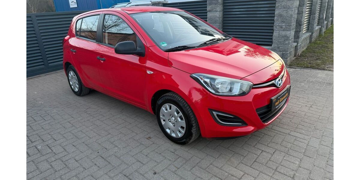 Hyundai i20 88.696 km 5.350 &euro; Bad Doberan 18209