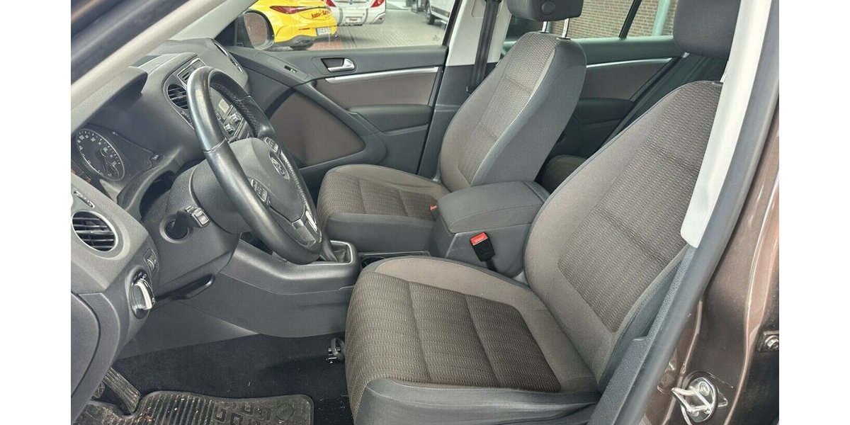 VW Tiguan 2,0 TDi +AHK schwenkbar+Sitzheizung+Parktro 113.500 km 8.990 &euro; Jaderberg 26349