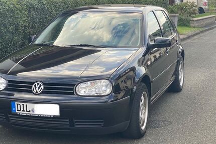 VW Golf 119.000 km 3.500 &euro; Dillenburg 35688