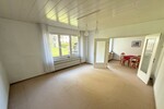 Schwalbach: Ruhig wohnen am Grüngürtel – Bungalow mit großem Garten und vielseitigem Raumangebot - Einfamilienhaus Schwalbach | Angebot:26534677
