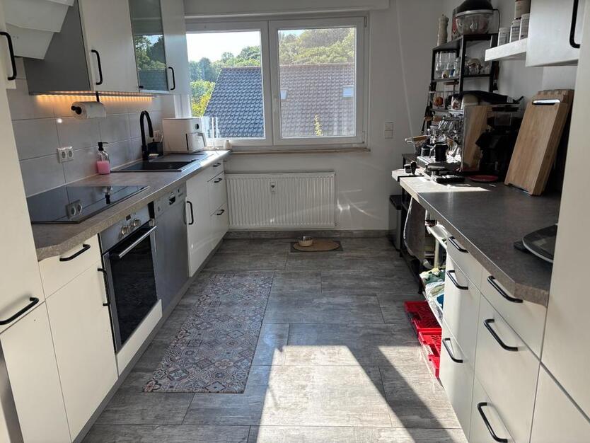 Familienfreundliche 5-Zimmer-Wohnung mit Balkon, Garten, Garage &