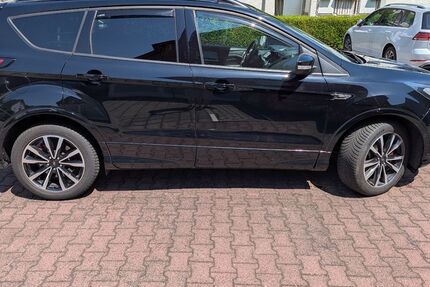 Ford Kuga 93.500 km 15.499 &euro; Niddatal 61194