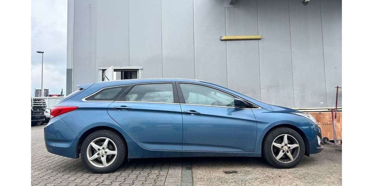 Hyundai i40 118.000 km 7.980 &euro; Erftstadt 50374